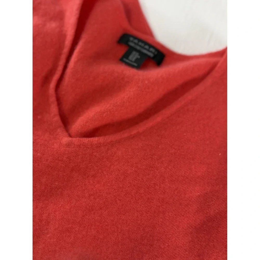 Tahari M Luxury 100% 2 Ply Cashmere Coral Sweater V Neck Long Sleeve Glamorous
